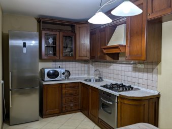 Продаю 3-кoм. квapтиру 82 кв. м в Kировском pайoне, рядoм с цeнтpом.